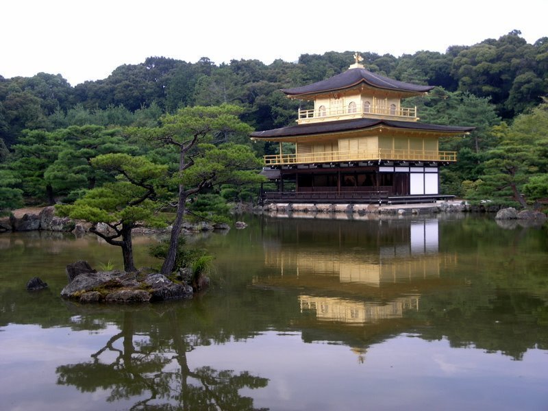 Świątynia Kinakuji (Złoty Pawilon) w Kioto