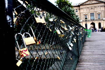Most Pont des Arts – tutaj zaklina się szczęście