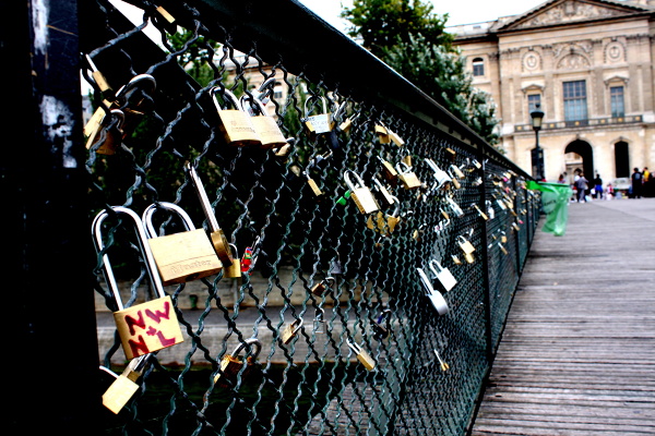 Most Pont des Arts – tutaj zaklina się szczęście