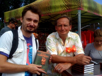 Autor „Awantury w kraju kangurów”  z autorem „Gringo wśród dzikich plemion”