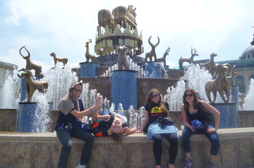 "Złota fontanna" w centrum Kutaisi.