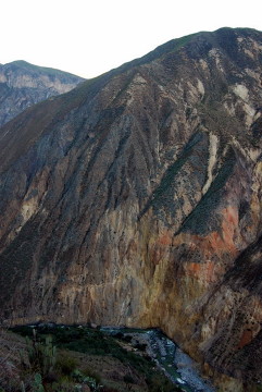 Poranny trekking w górę kanionu Colca