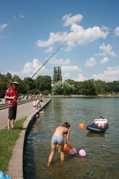 Dominik – asystent doskonały – nagania rozpierzchające się we wszystkich kierunkach balony