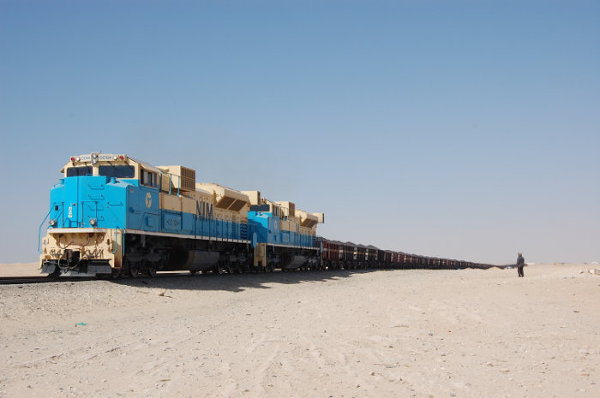 Najdłuższy pociąg na świecie kursujący między Nouadhibbou a Zouvirat, Mauretania