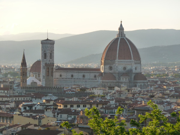 FLORENCJA Ujrzeć Florencję z Piazzale Michelangelo w blasku zachodzącego słońca to zakochać się w niej. 
