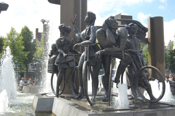 Pomnik (pięknych) belgijskich rowerzystów