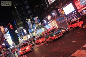 Nocny przejazd Supertramp po Times Square w ramach projektu "Legalo.pl America Trip 2012".