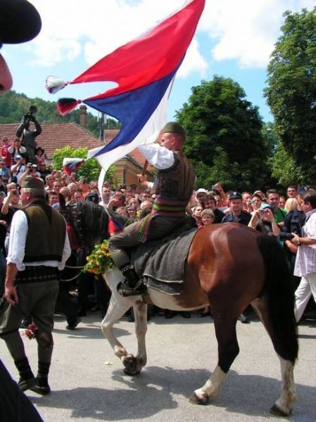 Uroczysty, festiwalowy pochód