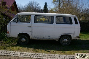 Bus z 1984 roku przed renowacją.