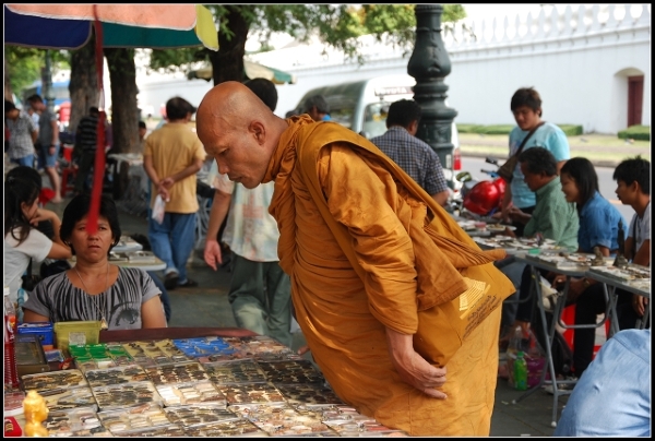 Bangkok - targ amuletów.