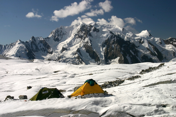 Obóz wysunięty - wysokość 4747 m. Kocioł lodowcowy Sath Marau