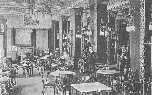 Wnętrze jednej z lwowskich kawiarni, lata 30. XX wieku
