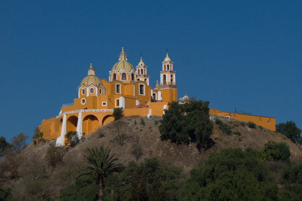 Sanktuarium Santa María de Remedios na wzgórzu w mieście Cholula.