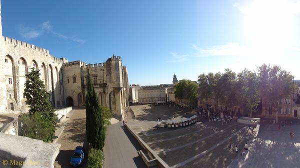 Urzekające i majestatyczne Avignon.