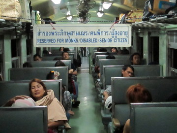 Nocny pociąg w Tajlandii.
