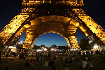 Słynna wieża z nieco innej perspektywy