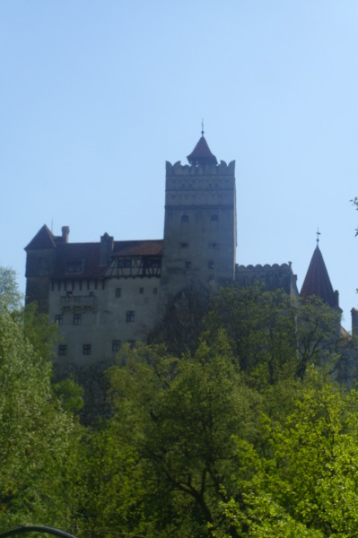 "Zamek Draculi" w Branie. Turystyczna atrakcja dla odwiedzających Transylwanię. Prawdziwy zamek Draculi znajduje się jednak w Tirgoviste.
